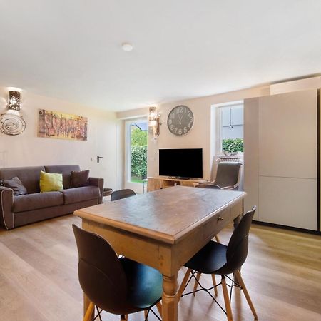Aloha Lake Apartments مانديلو ديل لاريو المظهر الخارجي الصورة