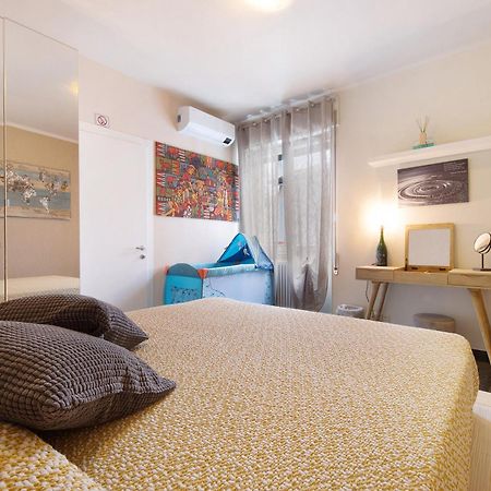 Aloha Lake Apartments مانديلو ديل لاريو المظهر الخارجي الصورة