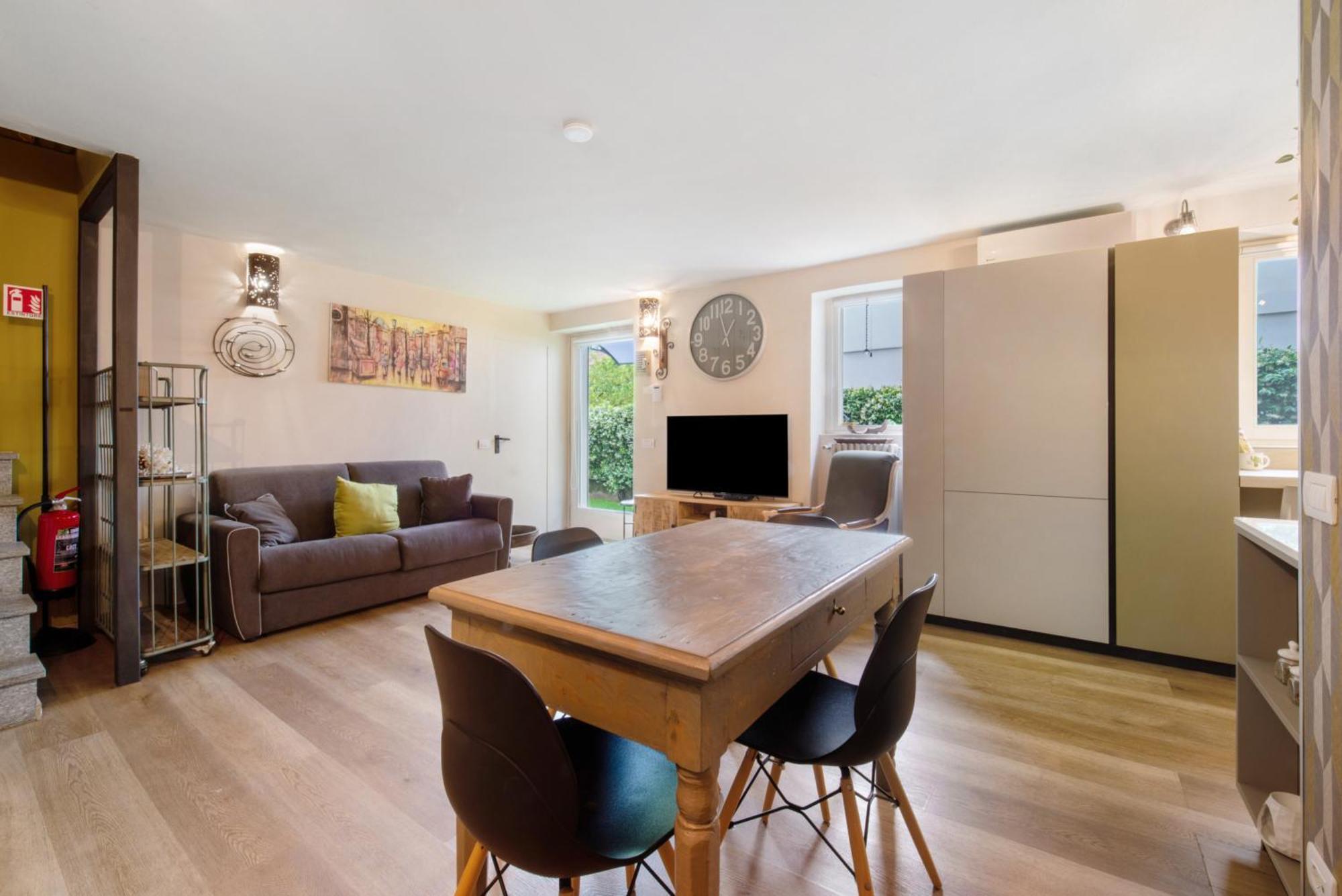 Aloha Lake Apartments مانديلو ديل لاريو المظهر الخارجي الصورة
