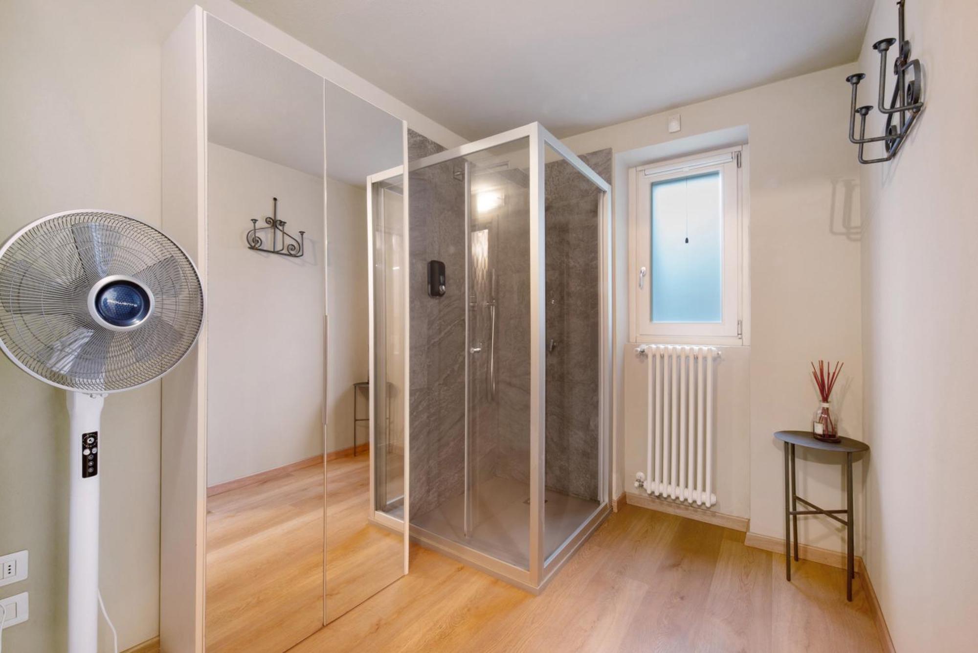 Aloha Lake Apartments مانديلو ديل لاريو المظهر الخارجي الصورة