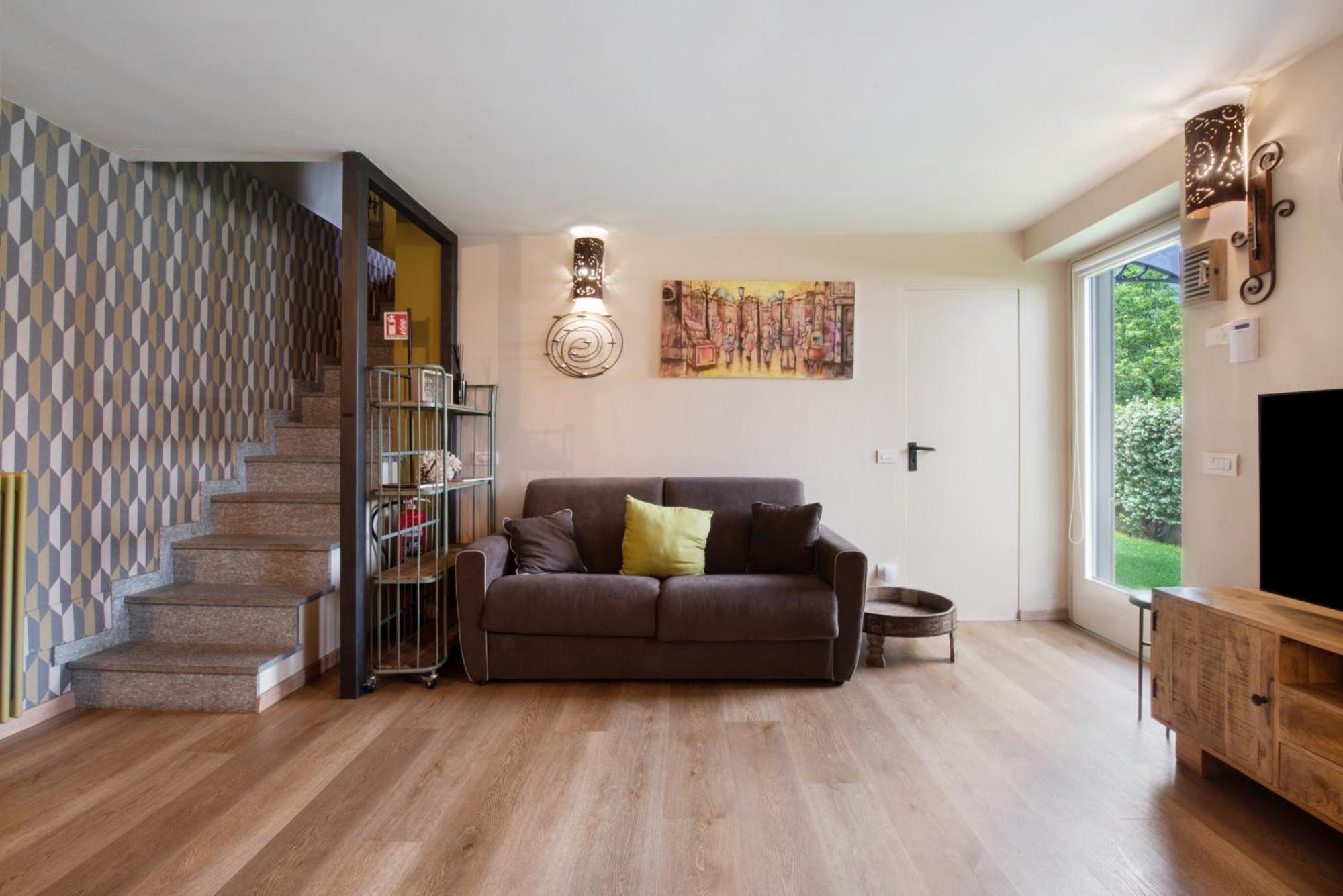 Aloha Lake Apartments مانديلو ديل لاريو المظهر الخارجي الصورة