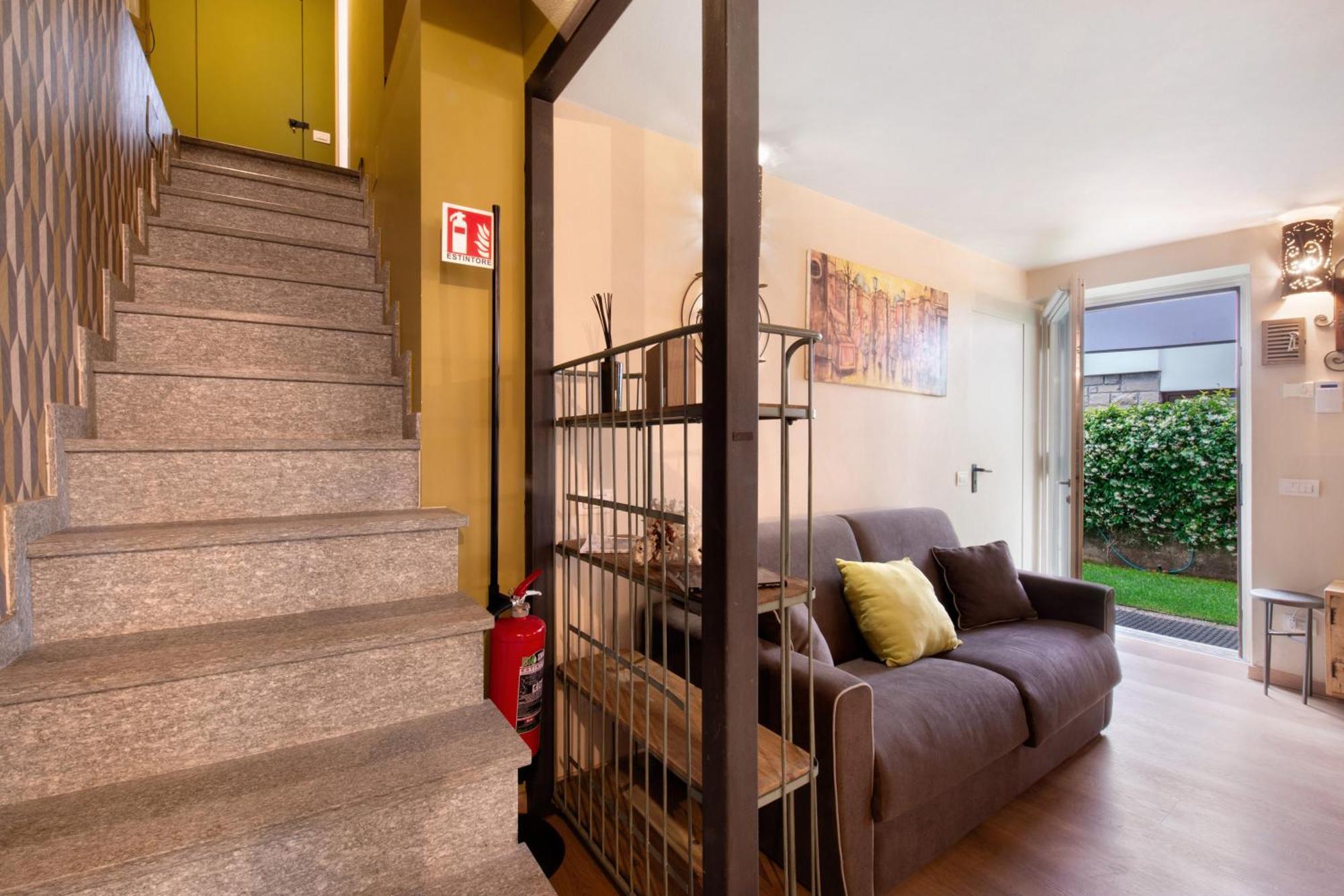 Aloha Lake Apartments مانديلو ديل لاريو المظهر الخارجي الصورة