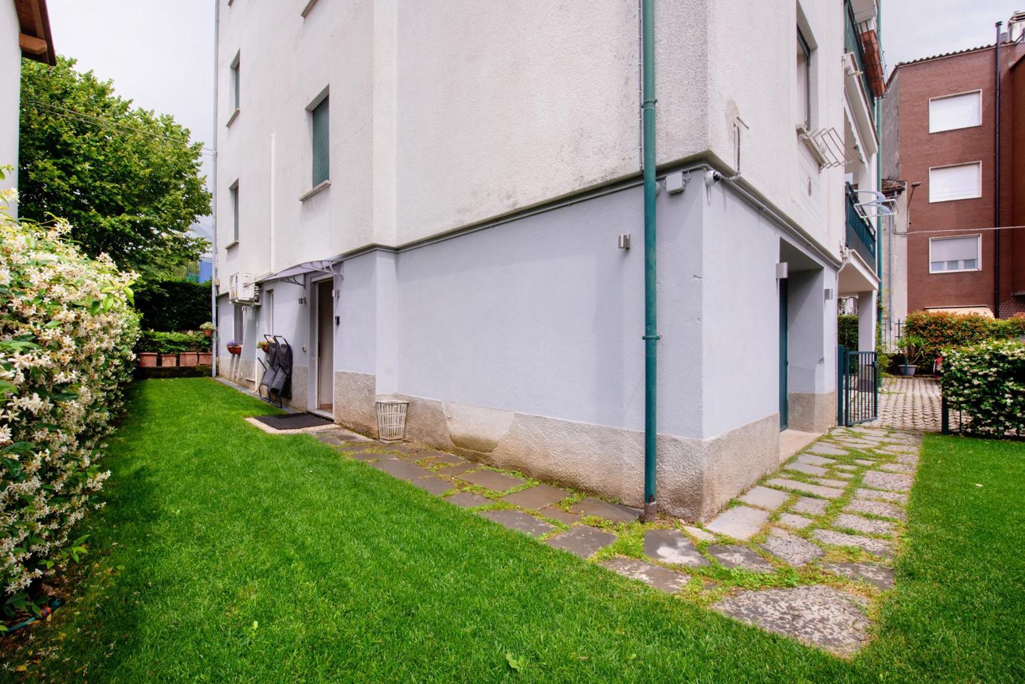 Aloha Lake Apartments مانديلو ديل لاريو المظهر الخارجي الصورة